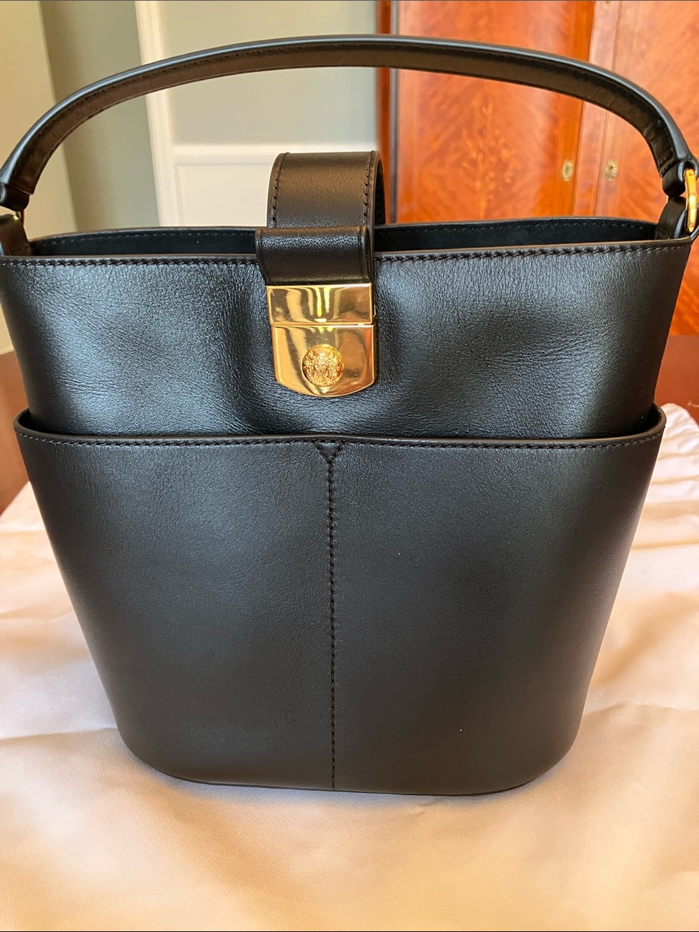 Veronica Beard Black Leather shoulder Bag!